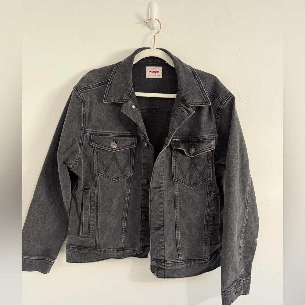 Wrangler Black Denim Jacket Women’s Medium Western Trucker Classic Vintage Style
